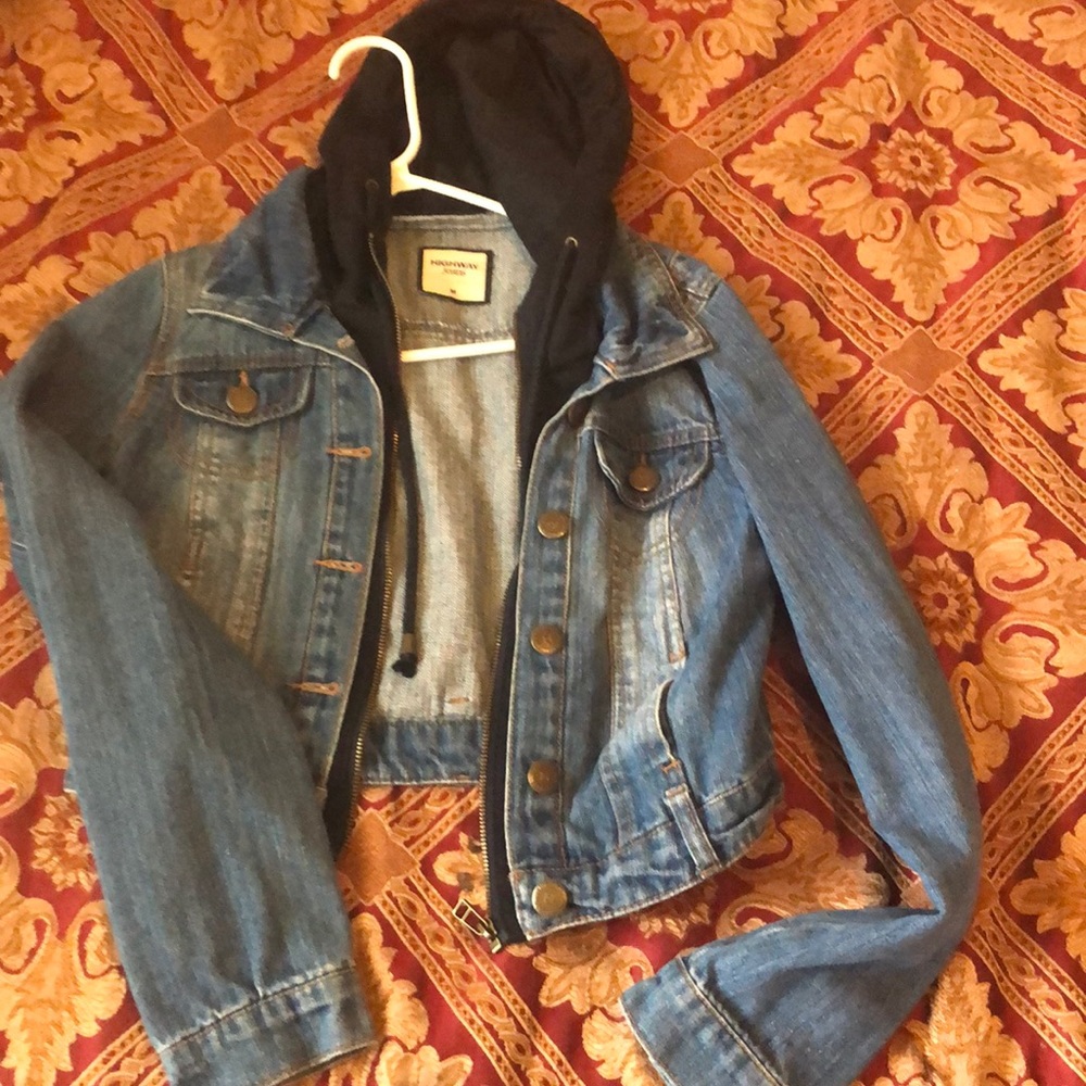 Cropped jean jacket